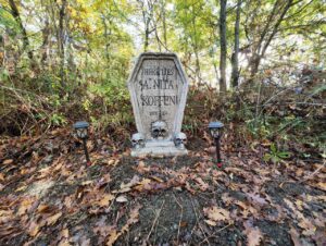 Transilvania Hotel Cemetery 01